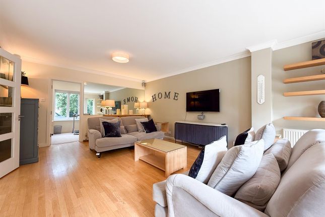 Kensey Cottage, Tudor Lodge Drive, Cheltenham photo 3