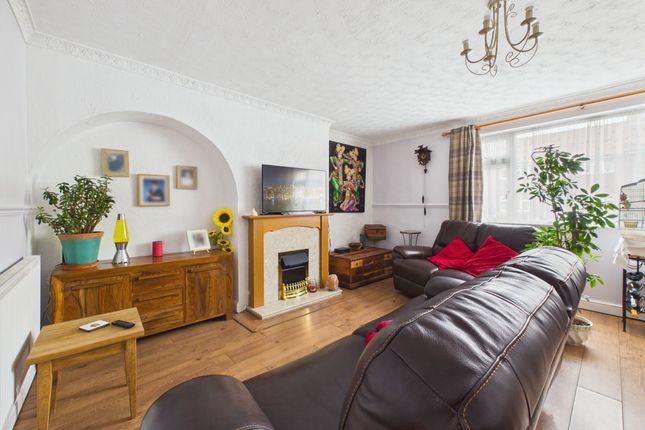 1 Walton Crescent, Nottingham photo 2