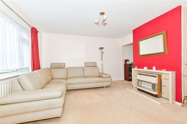 Corner Farm Road Staplehurst, Tonbridge photo 4