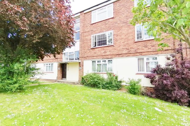 Thumbnail Flat to rent in Weekes Drive, Slough
