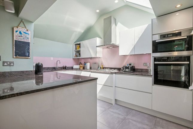 Flat 2, 4, Hampstead Hill Gardens, London photo 4