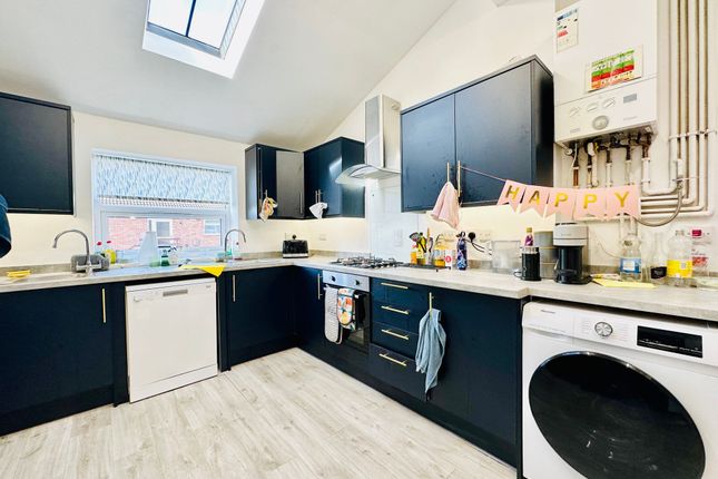 158 Harlaxton Drive, Nottingham photo 2