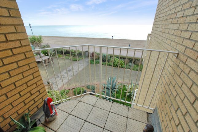 Flat for sale in Marine Parade, Hythe