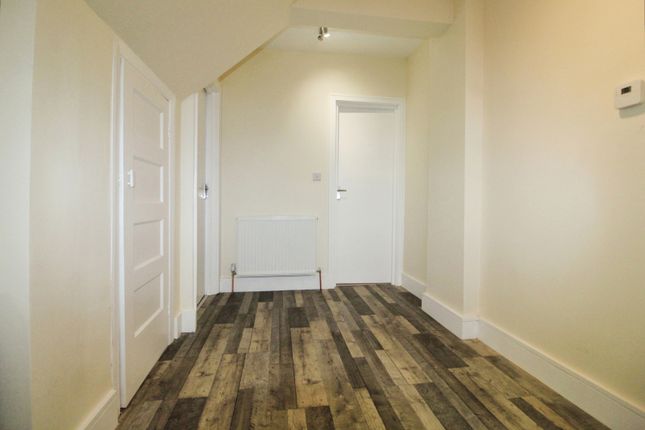 Flat 1, 244, Imperial Drive, Rayners Lane photo 4