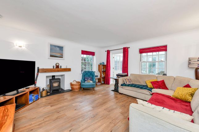 3 Cassander Close, Royston photo 4