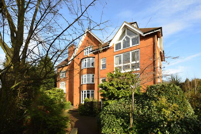 Thumbnail Flat to rent in Bracknell Gardens, Hampstead, London