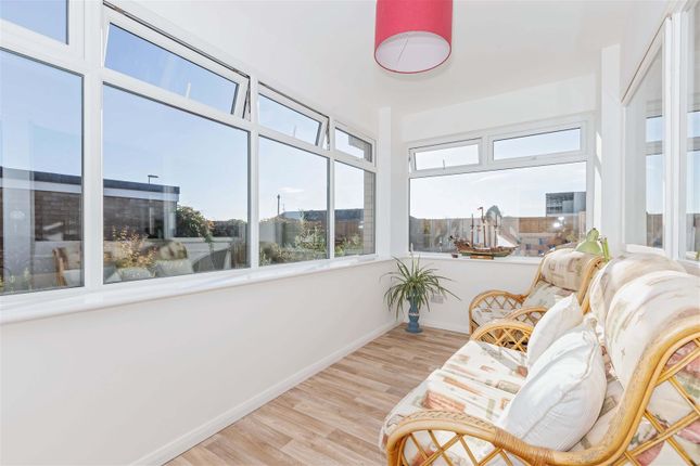 1, Rockingham Close, Worthing photo 4