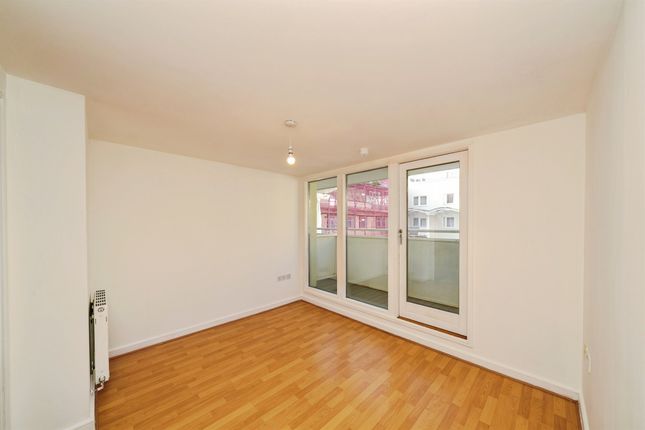 Apartment 14, 1., Royal Quay, Liverpool photo 4