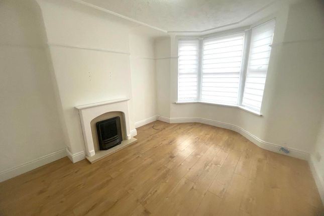 59, Liverpool photo 2