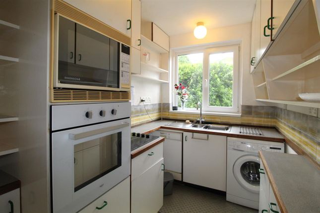 5 Thurlestone Court, Victoria Road, Dartmouth photo 4