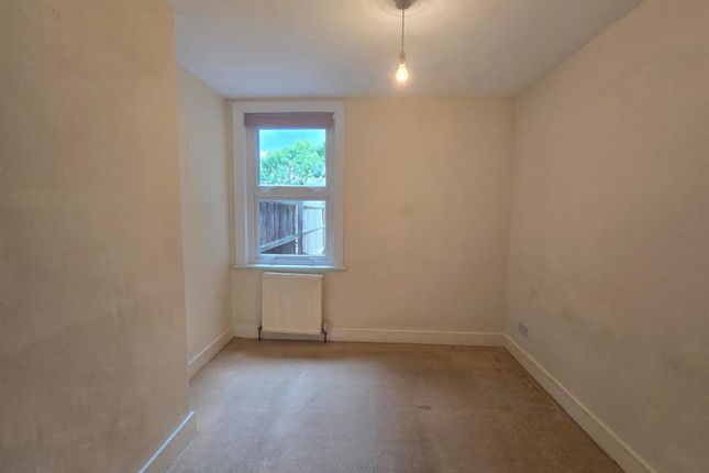 Putney Road, Enfield photo 4