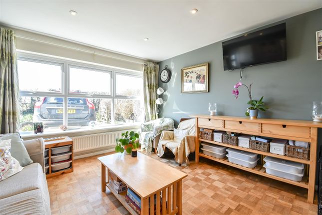 60, Fonmon Road, Rhoose photo 4