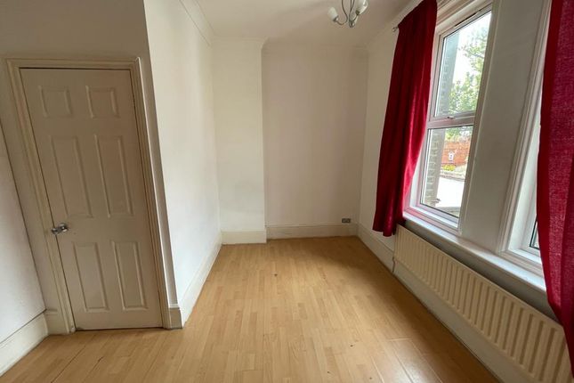 7b, Walm Lane, Willesden Green photo 5