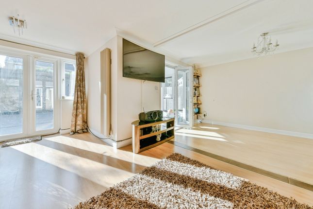 Sparrow Drive, Hertfordshire photo 4