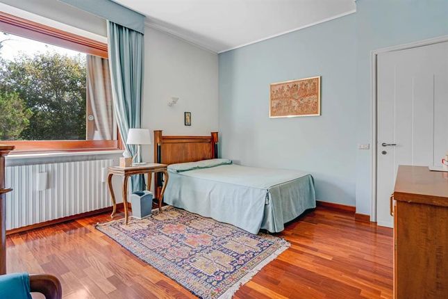 Villa for sale in Dormelletto, Piemonte, 28040, Italy