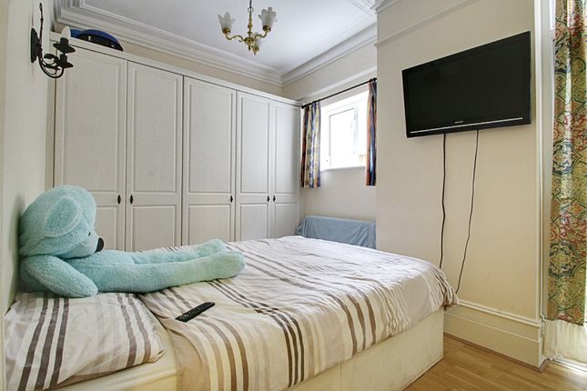 Fox Lane, Palmers Green photo 3
