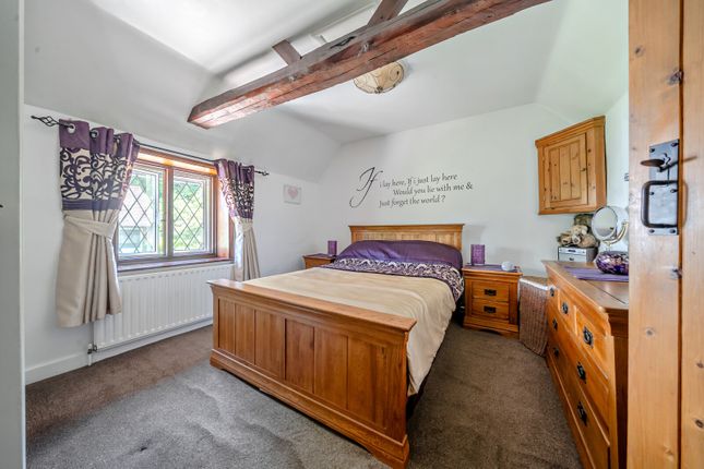 15, Moor Park Lane, Farnham photo 3