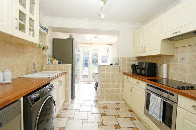 56, Sherwood Crescent, Benfleet photo 2