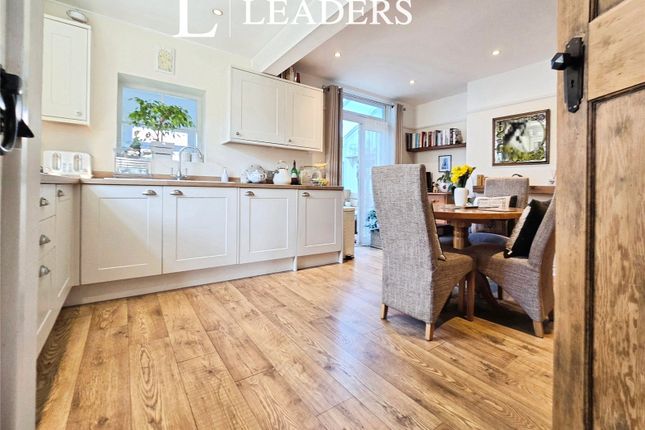 2, Strathmore Road, Hampshire photo 2