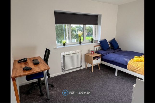 Thumbnail Room to rent in Cardiff Walk, Manchester