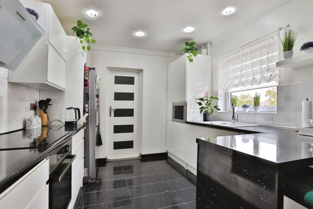 4, Batchelor Road, Bournemouth photo 4