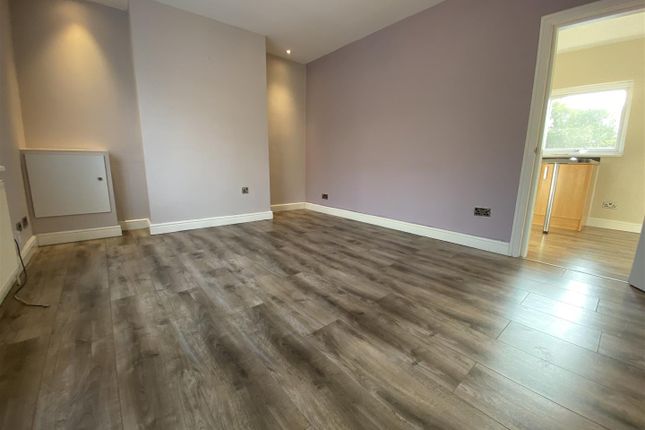 31, Summerville Road, Salford photo 3