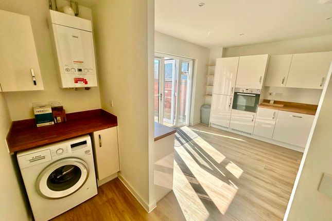 30 Dart Avenue, Exeter photo 3