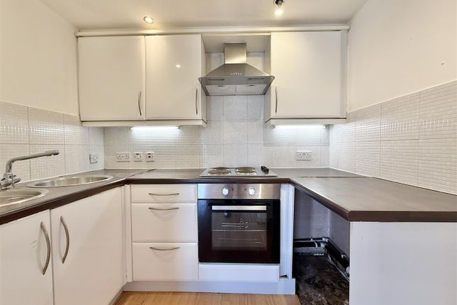 Apt 25, Regency Court, 7 Waterloo Road, Stalybridge photo 2