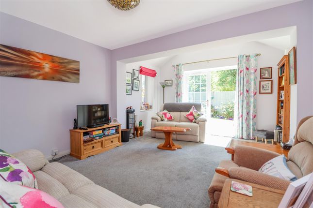 2, Kidmans Close, Horsham photo 4