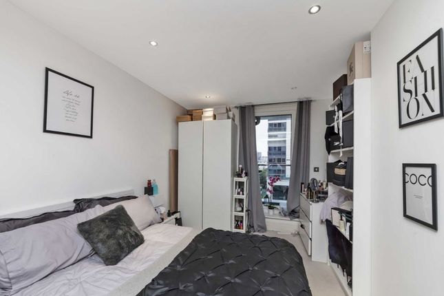 Flat to rent in The Boulevard, Fulham, London