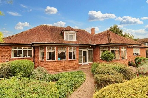 4-bed bungalow on 67, Heath Drive, Greater London, £800,000