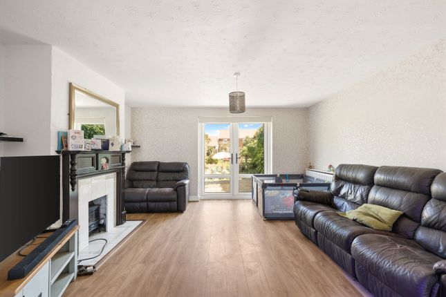 10, Plough Road, Colchester photo 2