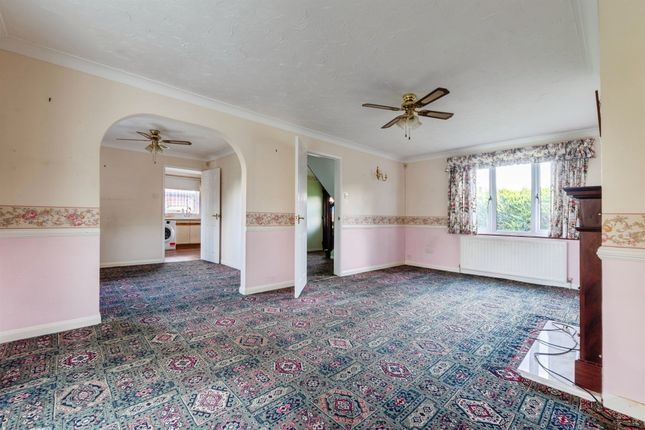 18, Hovells Lane, Thetford photo 3