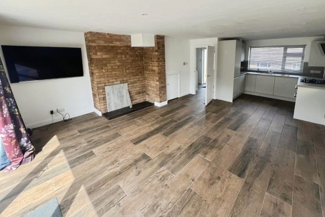 8, Shakespeare Road, Gloucestershire photo 2