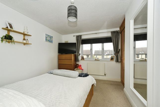 Campion Close, Calne photo 4
