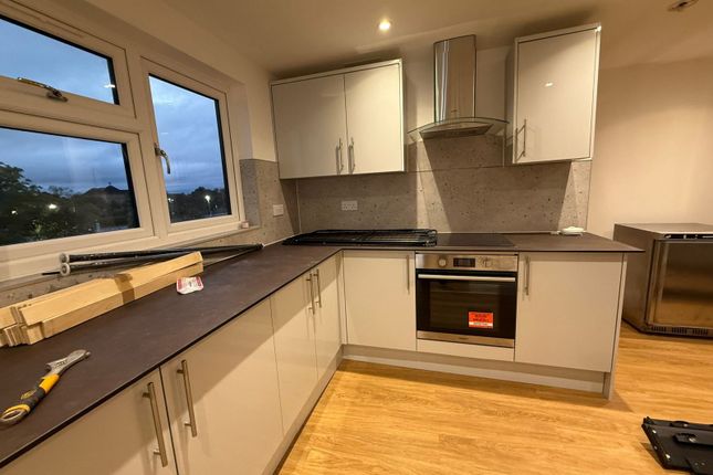 One Bedroom Loft Converted Flat Close To Newbury Park Station-Â£1300 Bills Seperate