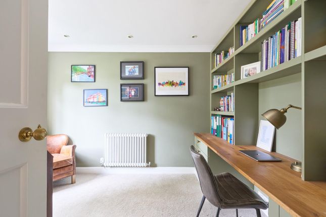 24 Queen Edith's Way 0408250032.Jpg