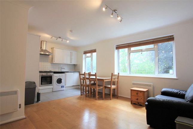 Flat to rent in Highmount, 25-27 Mount View Road, Crouch End, London