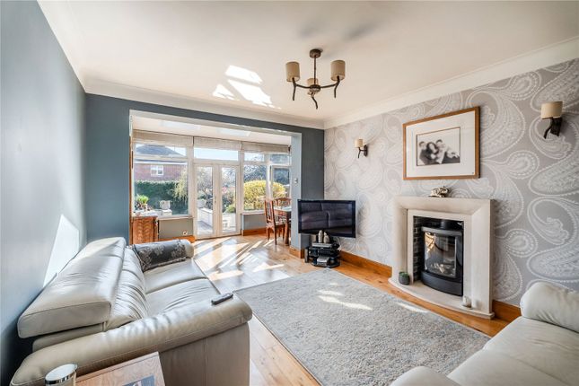 26, Sandhill Crescent, West Yorkshire photo 4