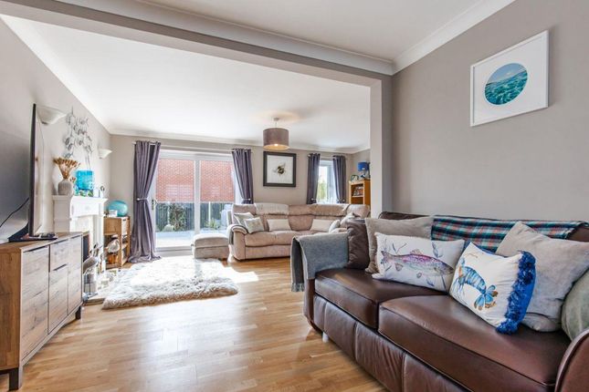 1 Collingwood Drive, Norwich photo 3