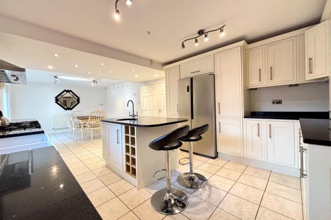 Springfield Court, Chester photo 3