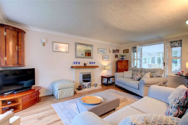 30, Mosel Drive, Worcestershire photo 2