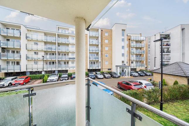 Flat for sale in Perkins Gardens, Ickenham, Uxbridge