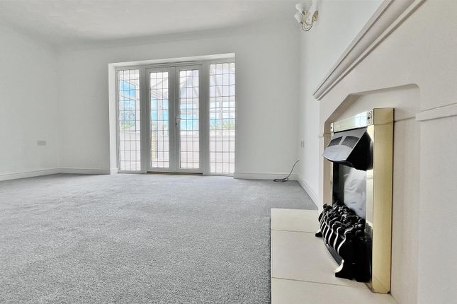 103, Walton Road, Frinton-On-Sea photo 4
