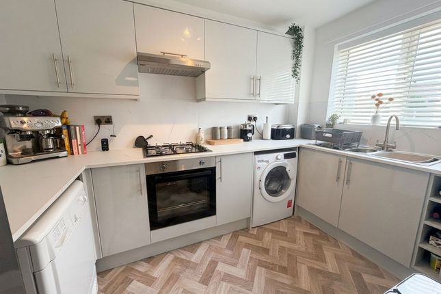8 York Way, Grantham photo 2