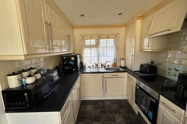 6 Third Avenue, Galley Hill, Waltham Abbey photo 3