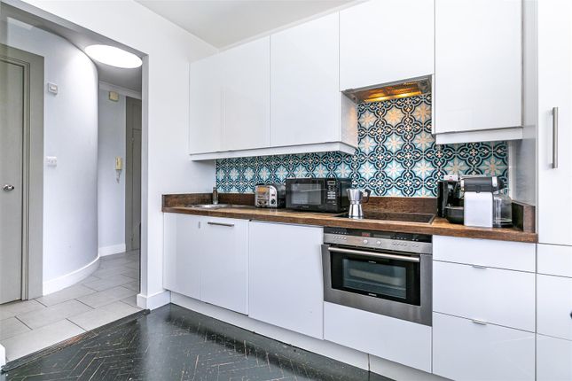 12, Drayton Court, London photo 4