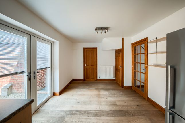 27, Oak Road, Stratford-upon-Avon photo 4