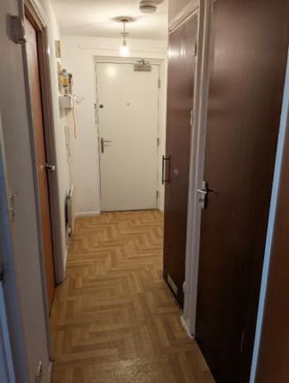 Thumbnail Flat to rent in Horatio Place, London