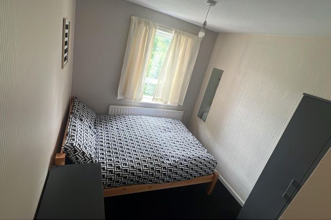 124 Ormond Rd, Rednal photo 3